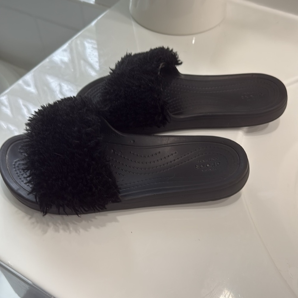 CROCS Black Fuzzy Slide Sandals - Picture 3 of 4
